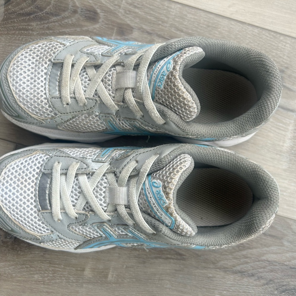 Asics Boys Sneakers in Gray and Light Blue - Picture 16 of 16